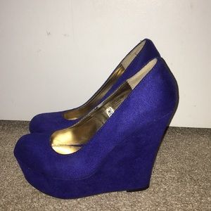blue wedges